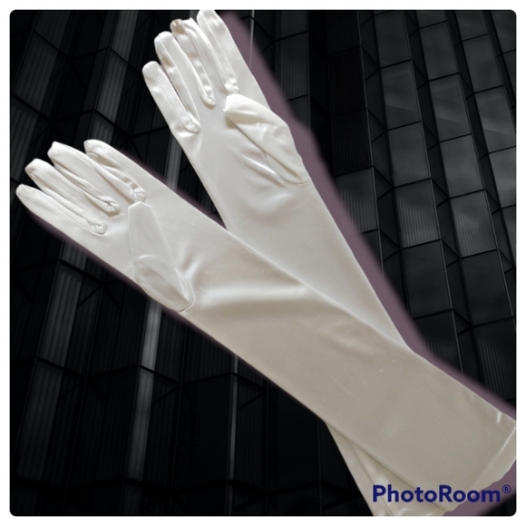 Dramatic women's long 19" white costume gloves - Picture 3 of 11